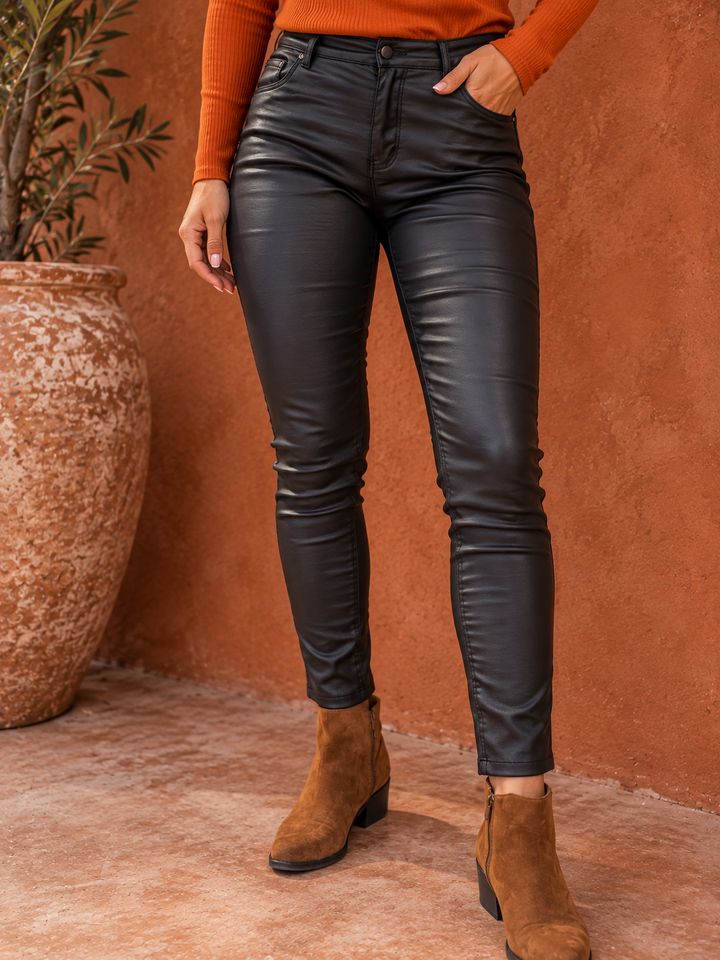 Coated push up pants